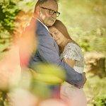 DAS SAGEN BRAUTPAARE: „Wir können nicht glücklicher über den Abend und die Fotos sein.“ „Wir kannten Marc bereits durch ein früheres Shooting für Business Fotos. Die Stimmung und die Fotos waren damals so gut, dass wir Marc unbedingt als Fotografen für unsere Hochzeit engagieren wollten. Und das war die richtige Entscheidung. Marc ist unfassbar engagiert, kümmert sich um die kleinsten Details, bringt eigene Ideen mit, lässt aber genügend Luft für das Brautpaar bzw. für jeden der fotografiert wird. Er hat sich vor der Hochzeit ein eigenes Bild von der Location bzw. Kirche verschafft und kannte dadurch die besten/geeignetsten Orte für Fotos. Jedes der Fotos wirkt natürlich und nicht gestellt. Was uns positiv aufgefallen ist, sind die vielen Details, die Marc eingefangen hat. Besonders während der Feier sind Fotos entstanden, die den Moment komplett eingefangen haben. Beim Durchsehen der Fotos sind uns Details aufgefallen, die wir während der Feier gar nicht wahrgenommen haben. Marc war immer zum richtigen Zeitpunkt am richtigen Ort. Auch unseren Gästen ist die positive Art und Marcs Engagement aufgefallen. Wir können nicht glücklicher über den Abend und die Fotos sein. Zusätzlich dazu war die Bearbeitung der Fotos rasend schnell fertig und wir haben sogar mehr Fotos erhalten als gedacht.“